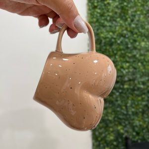 Cute feminine form mug ✨